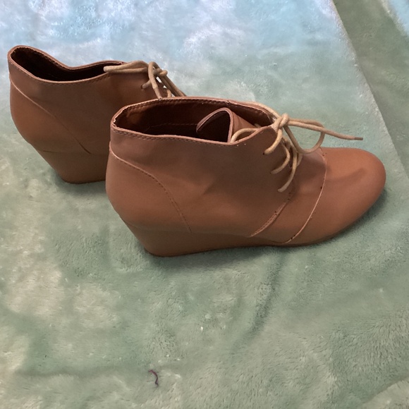 Women’s Dream Pairs Tomson Casual Fashion Lace Up Low Wedge Heel Booties Shoe - Picture 3 of 6